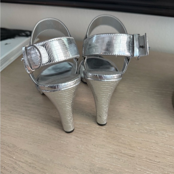 Silver heels, Karl Lagerfeld. Single use - Picture 2 of 5